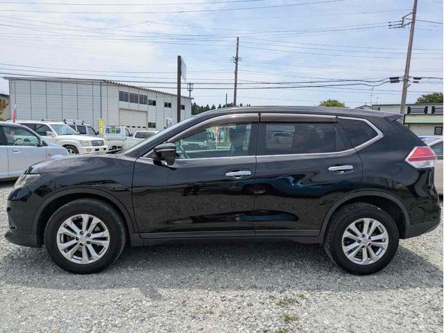 エクストレイル ２０Ｘ　４ＷＤ　アルミホイール　スマートキー　アイドリングストップ　電動格納ミラー　シートヒーター　ＣＶＴ　盗難防止システム　衝突安全ボディ　ＡＢＳ　ＥＳＣ　エアコン　パワーステアリング　パワーウィンドウ（14枚目）