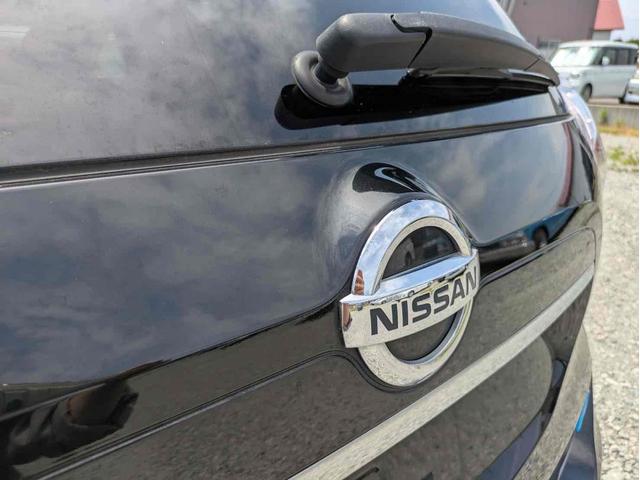 エクストレイル ２０Ｘ　４ＷＤ　アルミホイール　スマートキー　アイドリングストップ　電動格納ミラー　シートヒーター　ＣＶＴ　盗難防止システム　衝突安全ボディ　ＡＢＳ　ＥＳＣ　エアコン　パワーステアリング　パワーウィンドウ（24枚目）