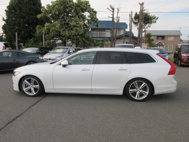 Ｖ９０ Ｔ５　モメンタム　バックカメラ　ナビ　クリアランスソナー　オートクルーズコントロール　パークアシスト　衝突被害軽減システム　アルミホイール　オートマチックハイビーム　オートライト　ＬＥＤヘッドランプ　サンルーフ（16枚目）