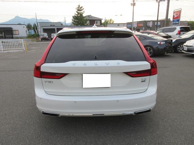 Ｖ９０ Ｔ５　モメンタム　バックカメラ　ナビ　クリアランスソナー　オートクルーズコントロール　パークアシスト　衝突被害軽減システム　アルミホイール　オートマチックハイビーム　オートライト　ＬＥＤヘッドランプ　サンルーフ（18枚目）