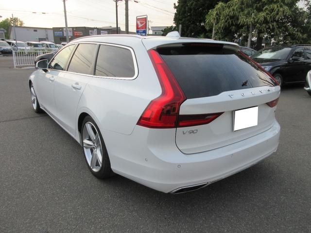 Ｖ９０ Ｔ５　モメンタム　バックカメラ　ナビ　クリアランスソナー　オートクルーズコントロール　パークアシスト　衝突被害軽減システム　アルミホイール　オートマチックハイビーム　オートライト　ＬＥＤヘッドランプ　サンルーフ（19枚目）