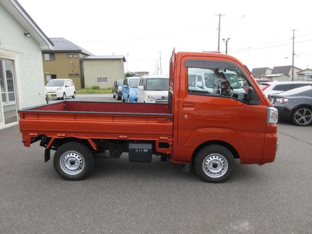 ピクシストラック スタンダードＳＡＩＩＩｔ　４ＷＤ　軽トラック　ＡＴ　衝突被害軽減システム　クリアランスソナー　ナビ　ＴＶ　バックカメラ　ＥＳＣ　パワーウィンドウ　運転席エアバッグ（11枚目）