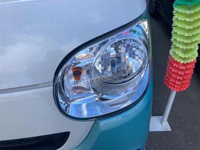 ムーヴキャンバス Ｘリミテッドメイクアップ　ＳＡＩＩＩ　４ＷＤ　バックカメラ　両側電動スライドドア　ナビ　クリアランスソナー　衝突被害軽減システム　オートマチックハイビーム　オートライト　スマートキー　アイドリングストップ　電動格納ミラー　ベンチシート（5枚目）