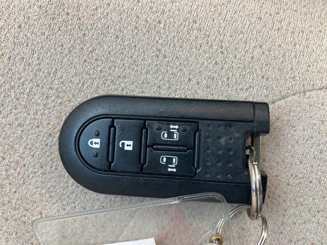 ムーヴキャンバス Ｘリミテッドメイクアップ　ＳＡＩＩＩ　４ＷＤ　バックカメラ　両側電動スライドドア　ナビ　クリアランスソナー　衝突被害軽減システム　オートマチックハイビーム　オートライト　スマートキー　アイドリングストップ　電動格納ミラー　ベンチシート（29枚目）