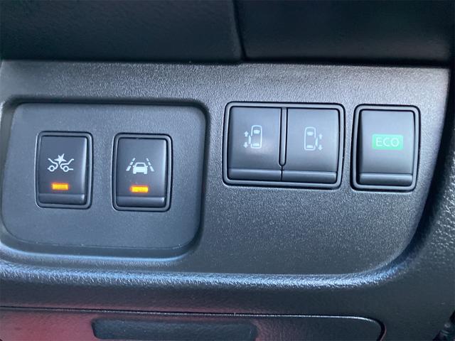 セレナ 20X アドバンスドセーフティパッケージ 4WD 全周囲カメラ ナビ TV クリアランスソナー オートクルーズコントロール レーンアシスト 衝突被害軽減システム 両側電動スライドドア オートライト スマートキー 電動格納ミラー 3列シート(13枚目)