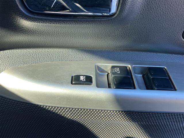 デイズルークス ハイウェイスター　Ｓ　４ＷＤ　両側スライドドア　衝突被害軽減システム　ＨＩＤ　スマートキー　アイドリングストップ　電動格納ミラー　ベンチシート　ＣＶＴ　盗難防止システム　ＡＢＳ　ＥＳＣ　ＣＤ　ミュージックプレイヤー接続可（9枚目）
