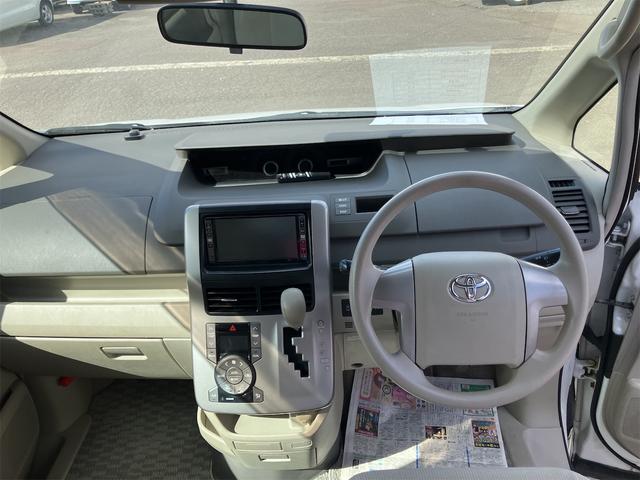 ノア Ｘ　Ｌセレクション　４ＷＤ　ＥＴＣ　バックカメラ　両側スライド・片側電動　キーレスエントリー　電動格納ミラー　後席モニター　３列シート　ＣＶＴ　ミュージックプレイヤー接続可　エアコン　パワーステアリング　パワーウィンドウ（3枚目）