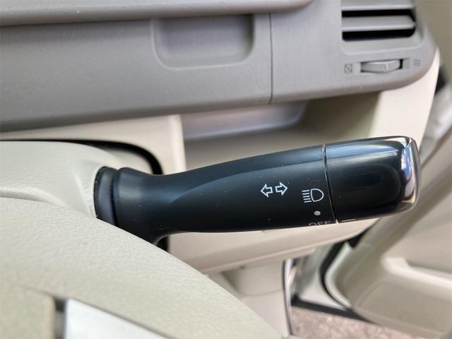 ノア Ｘ　Ｌセレクション　４ＷＤ　ＥＴＣ　バックカメラ　両側スライド・片側電動　キーレスエントリー　電動格納ミラー　後席モニター　３列シート　ＣＶＴ　ミュージックプレイヤー接続可　エアコン　パワーステアリング　パワーウィンドウ（11枚目）