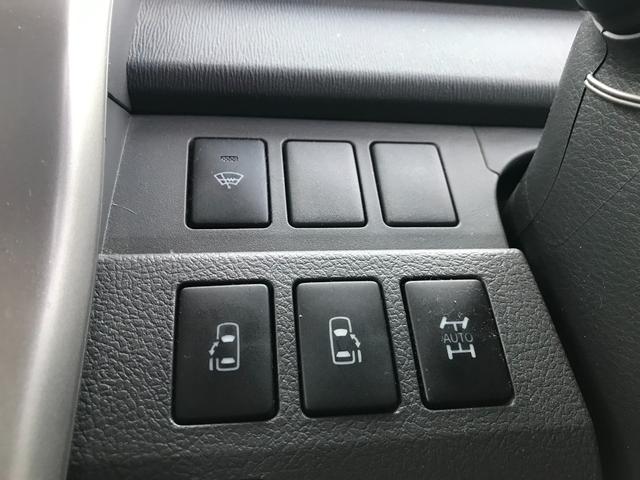 ヴォクシー ＺＳ　煌ＩＩ　４ＷＤ　ＥＴＣ　バックカメラ　ナビ　ＴＶ　両側電動スライドドア　ＨＩＤ　スマートキー　３列シート　ウォークスルー　ＣＶＴ　アルミホイール　ＣＤ　ＤＶＤ再生　Ｂｌｕｅｔｏｏｔｈ　盗難防止システム（8枚目）