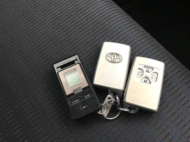 ヴォクシー Ｚ　４ＷＤ　ＥＴＣ　バックカメラ　ナビ　ＴＶ　クリアランスソナー　両側電動スライドドア　ＨＩＤ　スマートキー　ＣＶＴ　アルミホイール　ＣＤ　ＤＶＤ再生　ミュージックプレイヤー接続可　衝突安全ボディ　ＡＢＳ（8枚目）