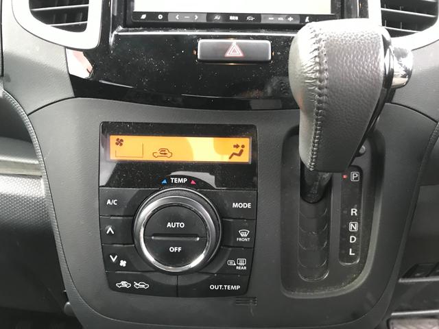 ソリオ ブラック＆ホワイト　４ＷＤ　ＥＴＣ　ナビ　ＴＶ　両側電動スライドドア　オートライト　ＨＩＤ　スマートキー　シートヒーター　フルフラット　ウォークスルー　ＣＶＴ　アルミホイール　ＣＤ　ＤＶＤ再生　ＵＳＢ　盗難防止システム（5枚目）