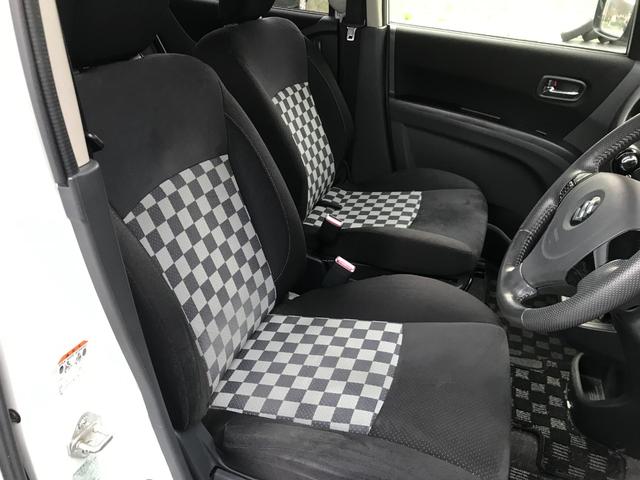 ソリオ ブラック＆ホワイト　４ＷＤ　ＥＴＣ　ナビ　ＴＶ　両側電動スライドドア　オートライト　ＨＩＤ　スマートキー　シートヒーター　フルフラット　ウォークスルー　ＣＶＴ　アルミホイール　ＣＤ　ＤＶＤ再生　ＵＳＢ　盗難防止システム（10枚目）