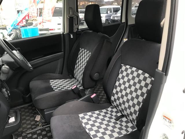 ソリオ ブラック＆ホワイト　４ＷＤ　ＥＴＣ　ナビ　ＴＶ　両側電動スライドドア　オートライト　ＨＩＤ　スマートキー　シートヒーター　フルフラット　ウォークスルー　ＣＶＴ　アルミホイール　ＣＤ　ＤＶＤ再生　ＵＳＢ　盗難防止システム（24枚目）