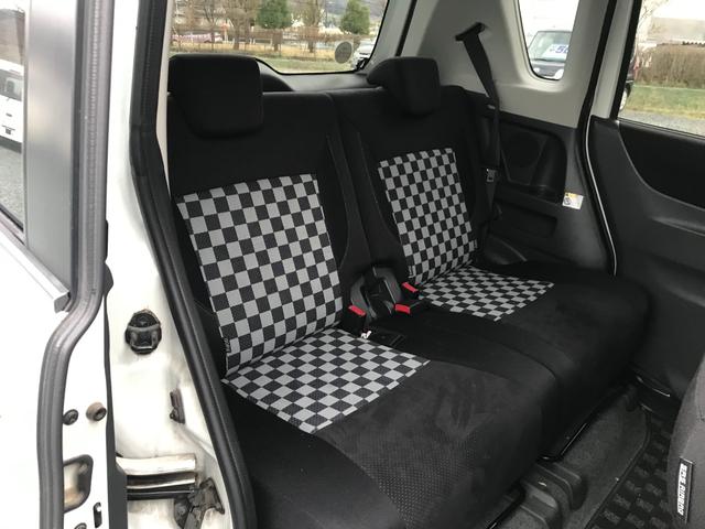 ソリオ ブラック＆ホワイト　４ＷＤ　ＥＴＣ　ナビ　ＴＶ　両側電動スライドドア　オートライト　ＨＩＤ　スマートキー　シートヒーター　フルフラット　ウォークスルー　ＣＶＴ　アルミホイール　ＣＤ　ＤＶＤ再生　ＵＳＢ　盗難防止システム（27枚目）