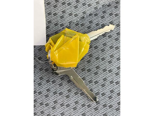 キャリイトラック ＫＣエアコン・パワステ農繁仕様　４ＷＤ　ＭＴ　クリアランスソナー　アイドリングストップ　オートライト　ＥＳＣ　エアコン　パワーウィンドウ　運転席エアバッグ　助手席エアバッグ（6枚目）