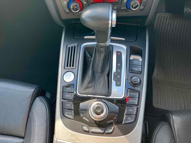 Ａ５ ２．０ＴＦＳＩクワトロ　４ＷＤ　ＥＴＣ　ナビ　ＴＶ　クリアランスソナー　オートクルーズコントロール　ＡＴ　ＨＩＤ　スマートキー　電動格納ミラー　シートヒーター　アルミホイール　パワーシート　盗難防止システム　ＡＢＳ　ＥＳＣ（5枚目）