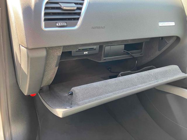 Ａ５ ２．０ＴＦＳＩクワトロ　４ＷＤ　ＥＴＣ　ナビ　ＴＶ　クリアランスソナー　オートクルーズコントロール　ＡＴ　ＨＩＤ　スマートキー　電動格納ミラー　シートヒーター　アルミホイール　パワーシート　盗難防止システム　ＡＢＳ　ＥＳＣ（10枚目）