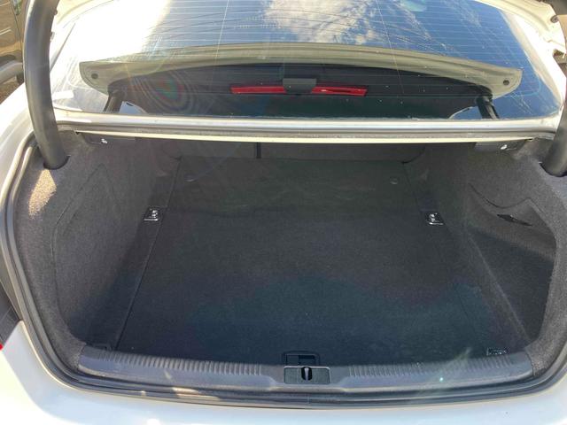 Ａ５ ２．０ＴＦＳＩクワトロ　４ＷＤ　ＥＴＣ　ナビ　ＴＶ　クリアランスソナー　オートクルーズコントロール　ＡＴ　ＨＩＤ　スマートキー　電動格納ミラー　シートヒーター　アルミホイール　パワーシート　盗難防止システム　ＡＢＳ　ＥＳＣ（18枚目）