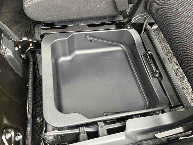 スペーシア ハイブリッドＧ　４ＷＤ　両側スライドドア　ナビ　ＴＶ　オートライト　スマートキー　アイドリングストップ　電動格納ミラー　シートヒーター　ベンチシート　ＣＶＴ　盗難防止システム　ＡＢＳ　ＥＳＣ　ＣＤ　ＵＳＢ（31枚目）