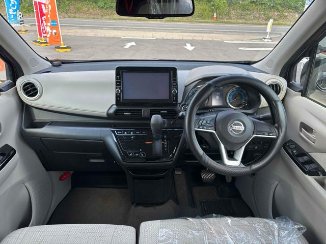 デイズ Ｘ　４ＷＤ　純正９インチナビ＆ＴＶ　全周囲カメラ　ＥＴＣ２．０　前後ドラレコ　エンジンスターター　ＬＥＤヘッドライト　衝突被害軽減システム　スマートキー　電動格納ミラー　シートヒーター　ＣＶＴ（2枚目）