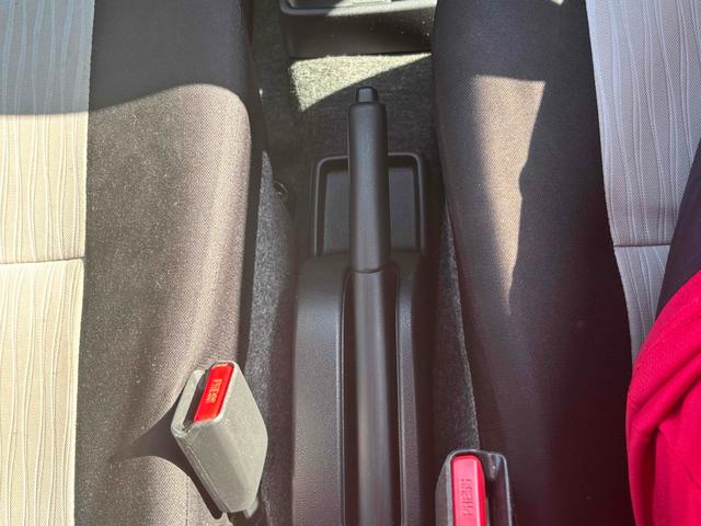 ミライース Ｌ　４ＷＤ　キーレスエントリー　アイドリングストップ　ＣＶＴ　盗難防止システム　ＡＢＳ　ＥＳＣ　ＣＤ　アルミホイール　衝突安全ボディ　エアコン　パワーステアリング　パワーウィンドウ（28枚目）