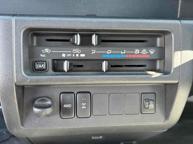 ハイゼットトラック  4WD MT アルミホイール ABS エアコン パワーステアリング 運転席エアバッグ 記録簿(4枚目)