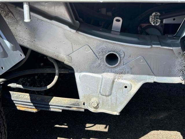 ハイゼットトラック  4WD MT アルミホイール ABS エアコン パワーステアリング 運転席エアバッグ 記録簿(28枚目)