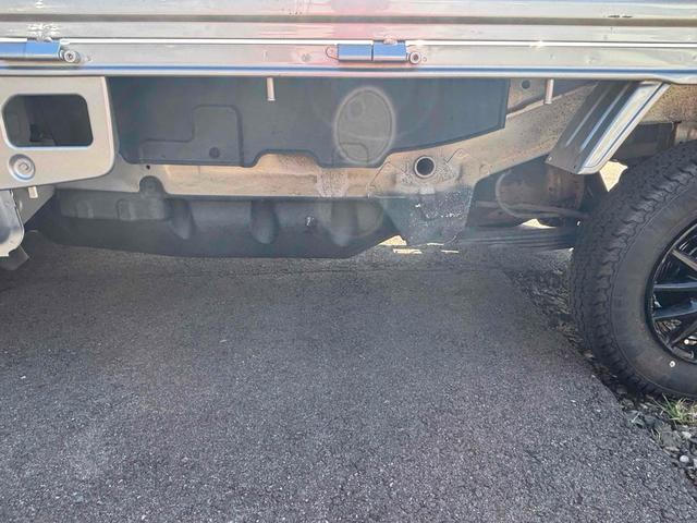 ハイゼットトラック  4WD MT アルミホイール ABS エアコン パワーステアリング 運転席エアバッグ 記録簿(30枚目)