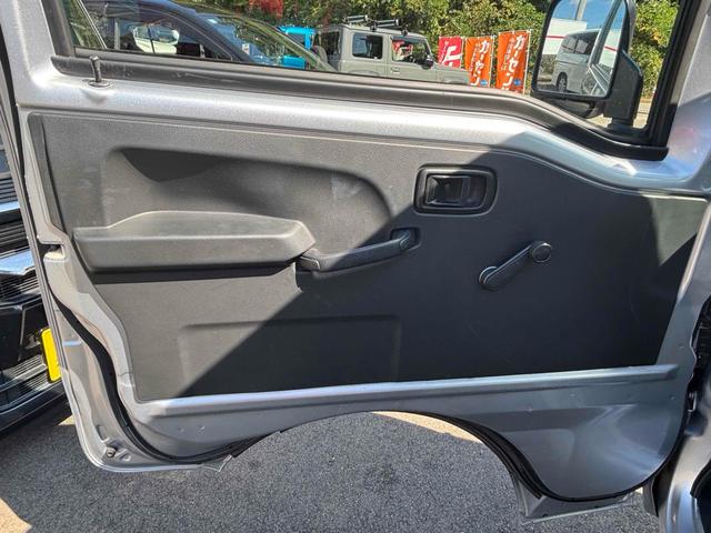 ハイゼットトラック  4WD MT アルミホイール ABS エアコン パワーステアリング 運転席エアバッグ 記録簿(31枚目)