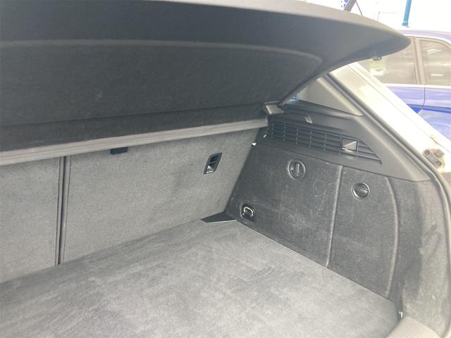 Ａ３ スポーツバック１．４ＴＦＳＩ　バックカメラ　ナビ　ＴＶ　クリアランスソナー　オートクルーズコントロール　衝突被害軽減システム　アルミホイール　オートライト　スマートキー　アイドリングストップ　電動格納ミラー　ＡＴ　ＥＳＣ　ＣＤ（20枚目）