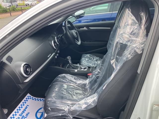 Ａ３ スポーツバック１．４ＴＦＳＩ　バックカメラ　ナビ　ＴＶ　クリアランスソナー　オートクルーズコントロール　衝突被害軽減システム　アルミホイール　オートライト　スマートキー　アイドリングストップ　電動格納ミラー　ＡＴ　ＥＳＣ　ＣＤ（28枚目）