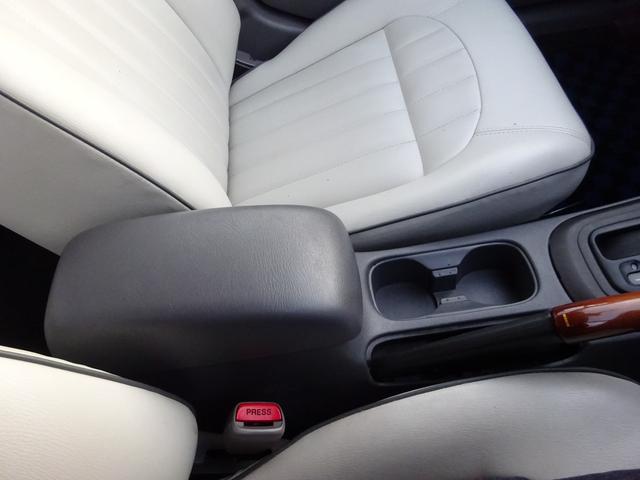 リョーガ ロイヤル ETC MT 電動格納ミラー CD カセット ABS エアコン パワーウィンドウ 運転席エアバッグ 助手席エアバッグ(24枚目)