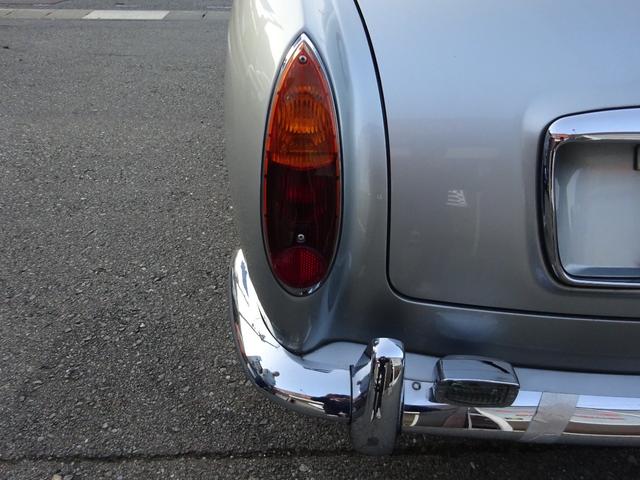 リョーガ ロイヤル ETC MT 電動格納ミラー CD カセット ABS エアコン パワーウィンドウ 運転席エアバッグ 助手席エアバッグ(32枚目)