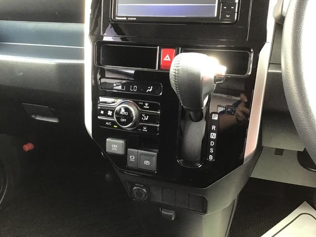 ルーミー カスタムＧ　４ＷＤ　ＥＴＣ　バックカメラ　ＴＶ　両側電動スライドドア　クリアランスソナー　オートクルーズコントロール　衝突被害軽減システム　アルミホイール　オートライト　スマートキー　アイドリングストップ（6枚目）