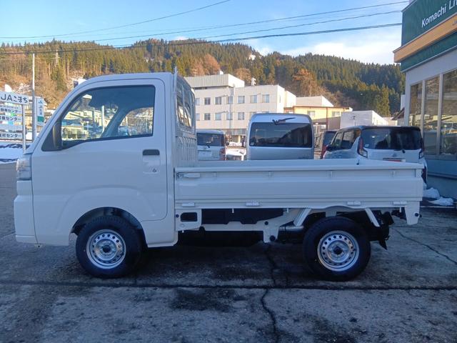 ハイゼットトラック スタンダード　４ＷＤ　ＭＴ　衝突被害軽減システム　クリアランスソナー　アイドリングストップ　オートライト　ＥＳＣ　エアコン　運転席エアバッグ（8枚目）