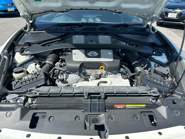 フェアレディＺ ベースグレード　ＥＴＣ　バックカメラ　ナビ　ＡＴ　オートライト　ＨＩＤ　スマートキー　電動格納ミラー　アルミホイール　盗難防止システム　衝突安全ボディ　ＡＢＳ　ＥＳＣ　ＣＤ　ミュージックプレイヤー接続可　エアコン（18枚目）