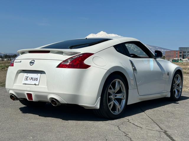 フェアレディＺ ベースグレード　ＥＴＣ　バックカメラ　ナビ　ＡＴ　オートライト　ＨＩＤ　スマートキー　電動格納ミラー　アルミホイール　盗難防止システム　衝突安全ボディ　ＡＢＳ　ＥＳＣ　ＣＤ　ミュージックプレイヤー接続可　エアコン（26枚目）