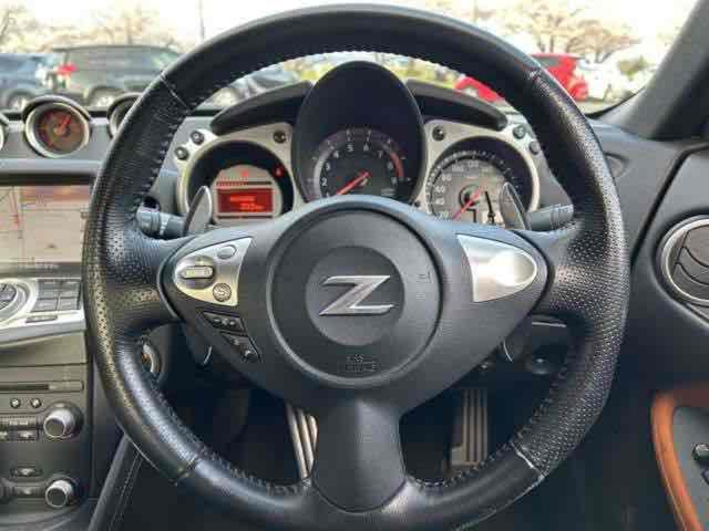 フェアレディＺ バージョンＳＴ　ＥＴＣ　バックカメラ　ナビ　ＣＶＴ　スマートキー　電動格納ミラー　シートヒーター　アルミホイール　ＥＳＣ　ＣＤ　エアコン　パワーウィンドウ　運転席エアバッグ（5枚目）