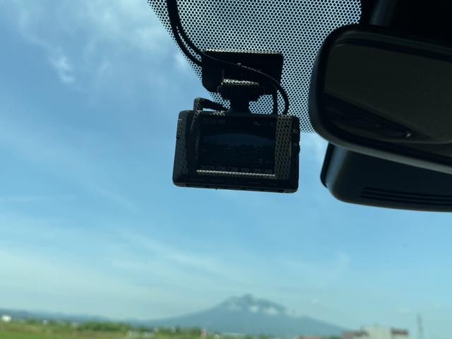 ヤリスクロス ハイブリッドＺ　４ＷＤ　ドライブレコーダー　全周囲カメラ　プラスサポートキー　オートクルーズコントロール　レーンアシスト　衝突被害軽減システム　ナビ　ＴＶ　オートマチックハイビーム　オートライト　ＬＥＤヘッドランプ（8枚目）