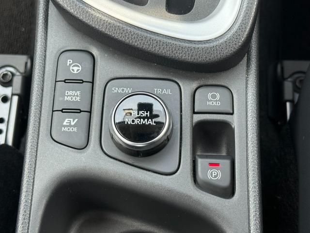 ヤリスクロス ハイブリッドＺ　４ＷＤ　ドライブレコーダー　全周囲カメラ　プラスサポートキー　オートクルーズコントロール　レーンアシスト　衝突被害軽減システム　ナビ　ＴＶ　オートマチックハイビーム　オートライト　ＬＥＤヘッドランプ（35枚目）