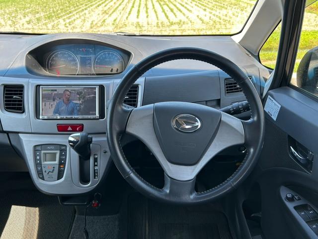 ムーヴ カスタム　Ｇ　４ＷＤ　ＴＶ　ＨＩＤ　ＬＥＤヘッドランプ　スマートキー　アイドリングストップ　電動格納ミラー　ベンチシート　ＣＶＴ　盗難防止システム　ＡＢＳ　ＣＤ　アルミホイール　衝突安全ボディ　エアコン（2枚目）