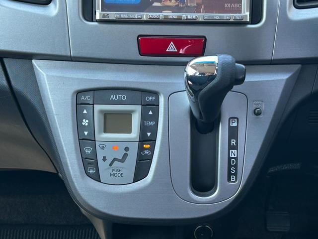 ムーヴ カスタム　Ｇ　４ＷＤ　ＴＶ　ＨＩＤ　ＬＥＤヘッドランプ　スマートキー　アイドリングストップ　電動格納ミラー　ベンチシート　ＣＶＴ　盗難防止システム　ＡＢＳ　ＣＤ　アルミホイール　衝突安全ボディ　エアコン（5枚目）