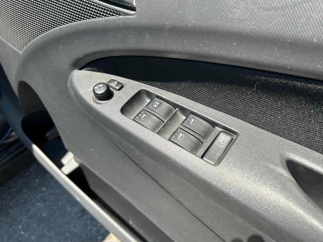ムーヴ カスタム　Ｇ　４ＷＤ　ＴＶ　ＨＩＤ　ＬＥＤヘッドランプ　スマートキー　アイドリングストップ　電動格納ミラー　ベンチシート　ＣＶＴ　盗難防止システム　ＡＢＳ　ＣＤ　アルミホイール　衝突安全ボディ　エアコン（12枚目）
