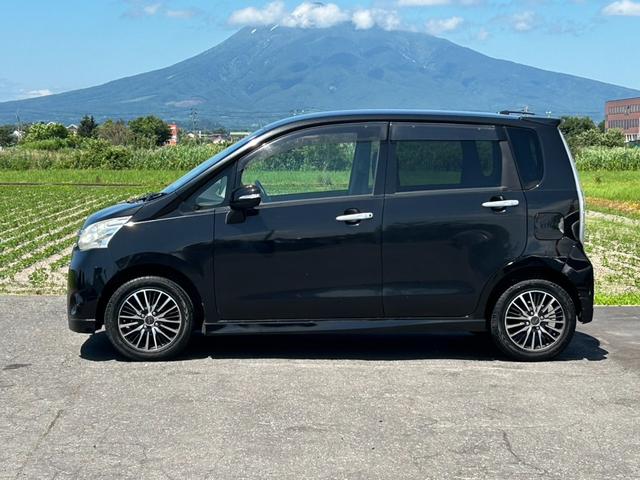 ムーヴ カスタム　Ｇ　４ＷＤ　ＴＶ　ＨＩＤ　ＬＥＤヘッドランプ　スマートキー　アイドリングストップ　電動格納ミラー　ベンチシート　ＣＶＴ　盗難防止システム　ＡＢＳ　ＣＤ　アルミホイール　衝突安全ボディ　エアコン（13枚目）