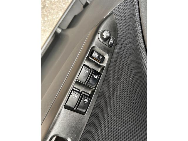 ムーヴ カスタム　Ｘ　バックカメラ　ＴＶ　ＨＩＤ　スマートキー　電動格納ミラー　ベンチシート　ＣＶＴ　盗難防止システム　ＡＢＳ　ＣＤ　ＵＳＢ　Ｂｌｕｅｔｏｏｔｈ　アルミホイール　衝突安全ボディ　エアコン　パワーステアリング（10枚目）