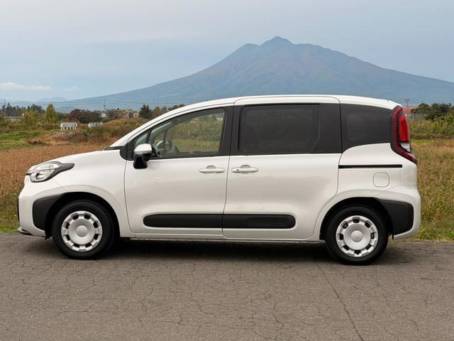 シエンタ ハイブリッドＸ　４ＷＤ　バックカメラ　ＴＶ　クリアランスソナー　オートクルーズコントロール　レーンアシスト　衝突被害軽減システム　両側スライド・片側電動　オートマチックハイビーム　オートライト　ＬＥＤヘッドランプ（18枚目）