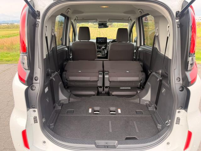 シエンタ ハイブリッドＸ　４ＷＤ　バックカメラ　ＴＶ　クリアランスソナー　オートクルーズコントロール　レーンアシスト　衝突被害軽減システム　両側スライド・片側電動　オートマチックハイビーム　オートライト　ＬＥＤヘッドランプ（40枚目）