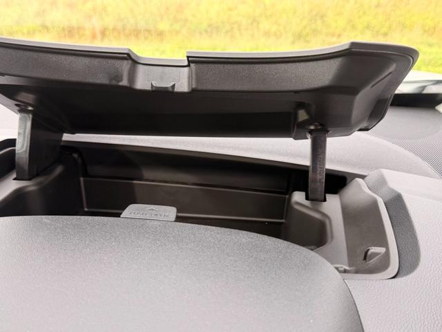 シエンタ ハイブリッドＸ　４ＷＤ　バックカメラ　ＴＶ　クリアランスソナー　オートクルーズコントロール　レーンアシスト　衝突被害軽減システム　両側スライド・片側電動　オートマチックハイビーム　オートライト　ＬＥＤヘッドランプ（54枚目）