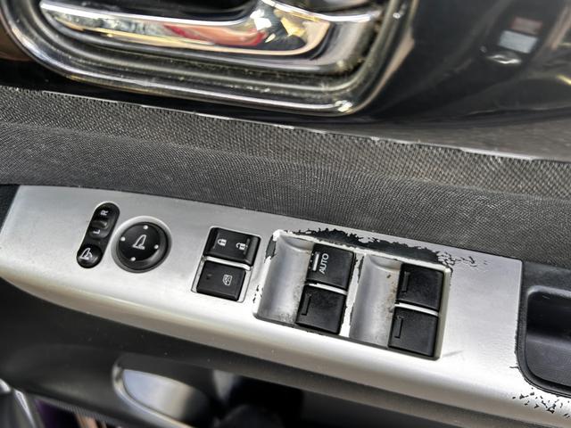 Ｎ－ＢＯＸカスタム Ｇ・ターボＬパッケージ　４ＷＤ　ＥＴＣ　バックカメラ　両側電動スライドドア　ＴＶ　オートクルーズコントロール　オートライト　ＨＩＤ　ＬＥＤヘッドランプ　スマートキー　アイドリングストップ　電動格納ミラー　シートヒーター（11枚目）