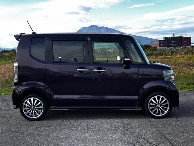 Ｎ－ＢＯＸカスタム Ｇ・ターボＬパッケージ　４ＷＤ　ＥＴＣ　バックカメラ　両側電動スライドドア　ＴＶ　オートクルーズコントロール　オートライト　ＨＩＤ　ＬＥＤヘッドランプ　スマートキー　アイドリングストップ　電動格納ミラー　シートヒーター（63枚目）